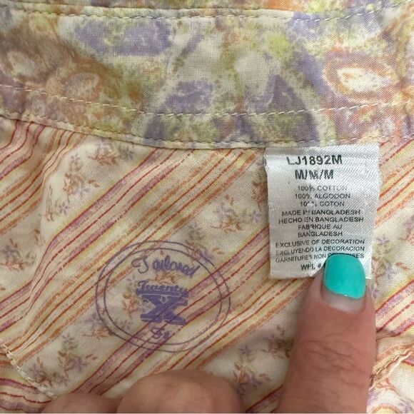 Twenty X tailored fit button up shirt. Size M - Picture 13 of 13